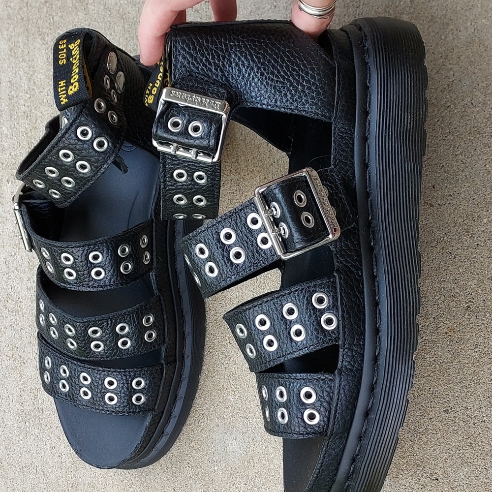🖤NEW Dr. Martens Clarissa Hardware Sandal US7/UK5🖤